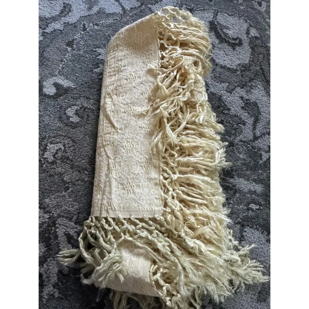 Vintage Damask Bedspread Fringesd Light yellow pale Jacquard twin/full 86x72”